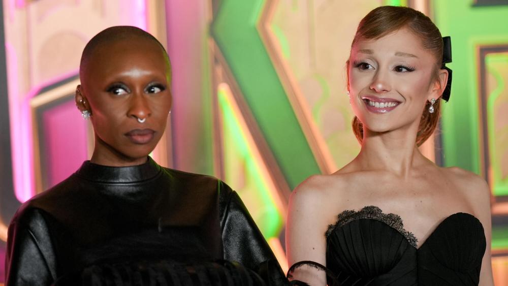Ariana Grande y Cynthia Erivo cantan en Londres: 'For Good' y el medley clásico en el O2