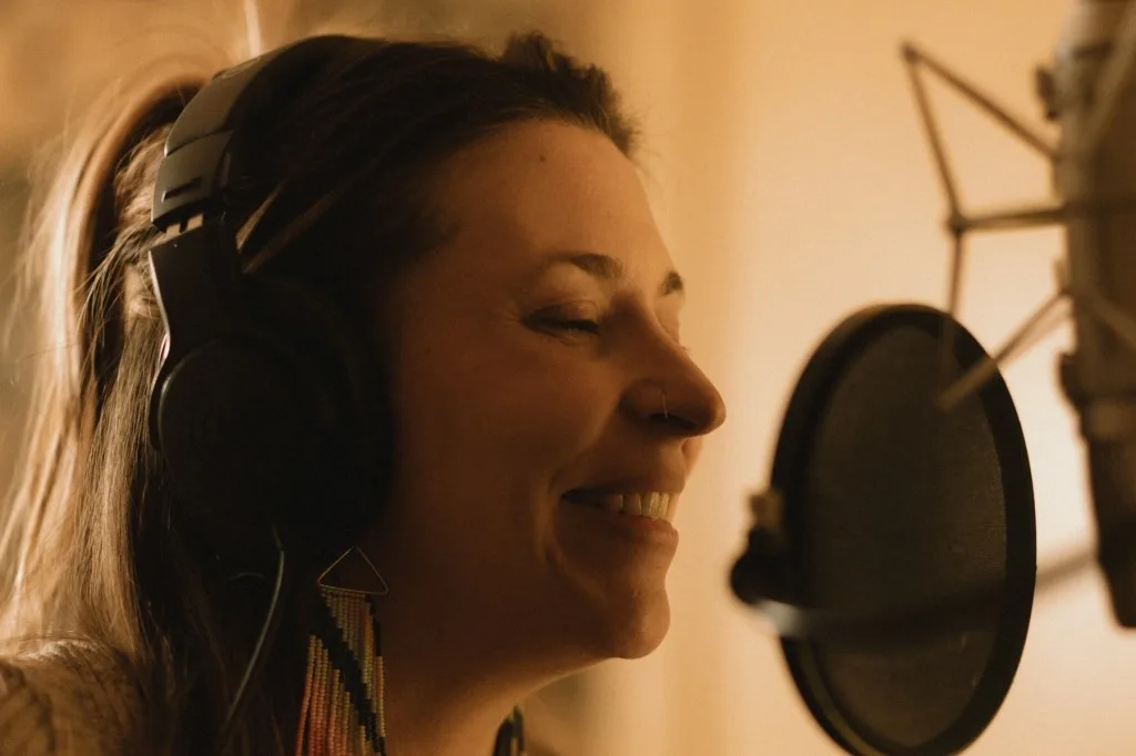“Proyectos así no se habían hecho en bluegrass”: Lindsay Lou reivindica en su nuevo álbum a las compositoras del género