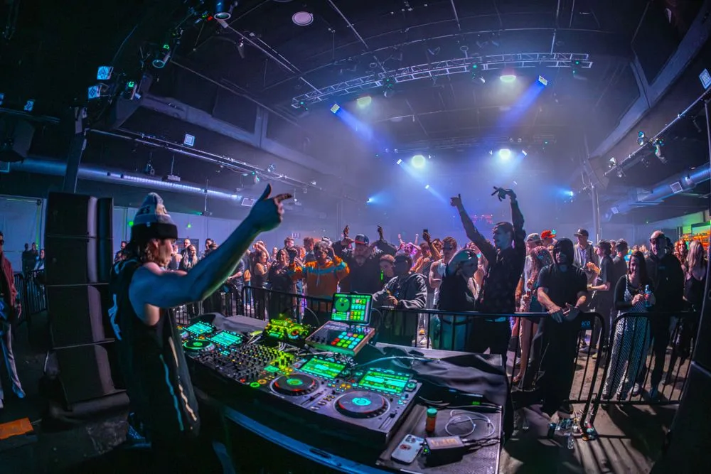 ReelWorks Denver estrena L-Acoustics DJ y se convierte en la segunda sala de América con audio espacial