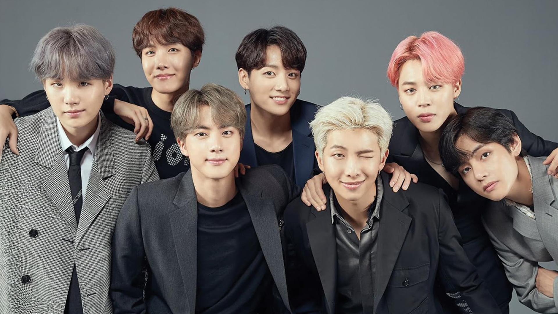 V, de BTS, pone cifras a sus problemas de audición: 'En el derecho es solo de 30'